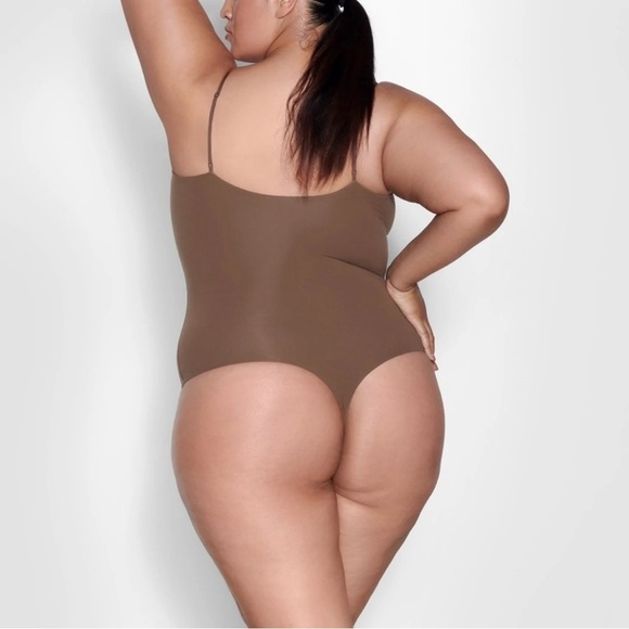 SKIMS Fits Everybody Cami Bodysuit in Oxide - Picture 2 of 6